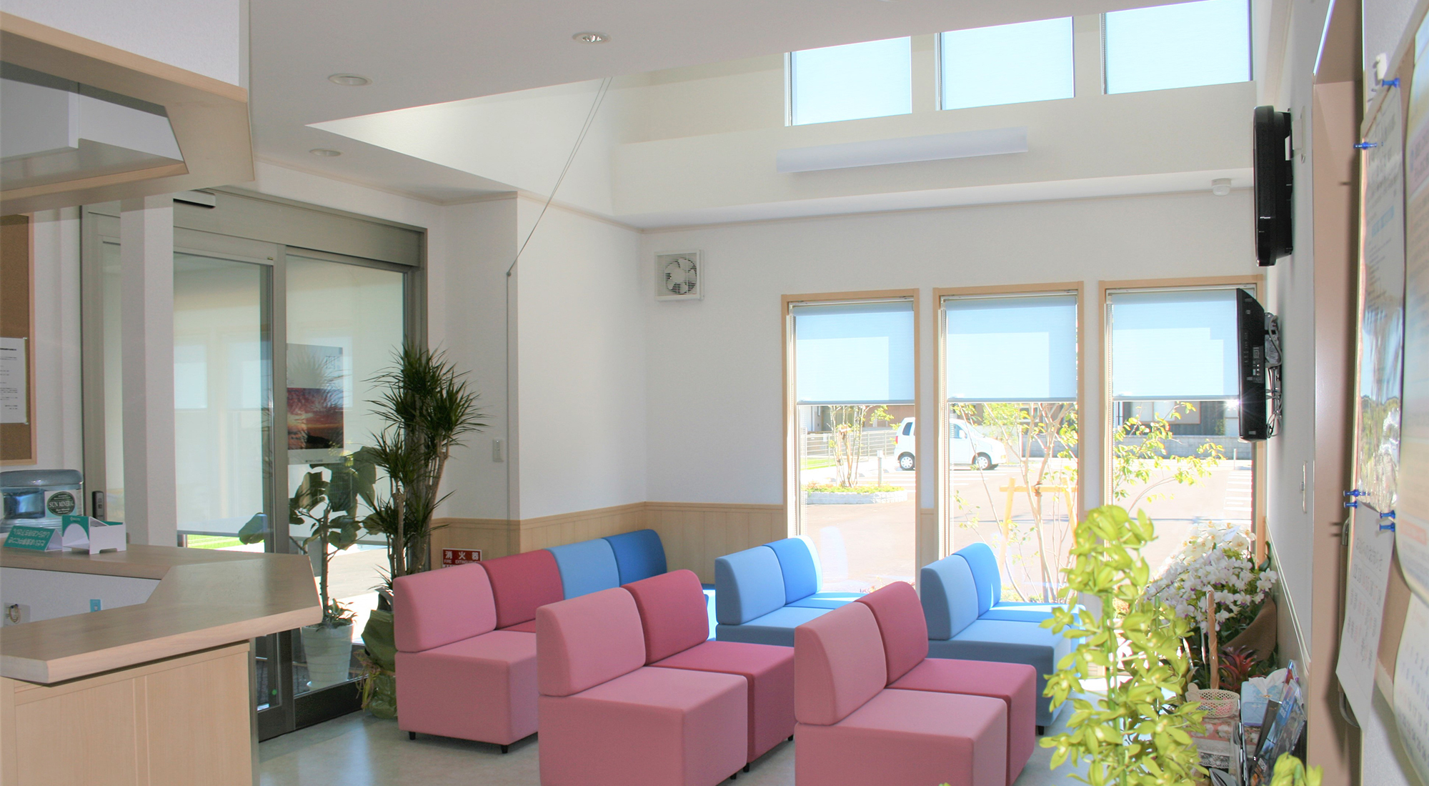 医療法人 瀬戸内りょうま医院　待合室